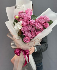 Моно-Букеты № 16 (25 роз) - Жарден. Оптово-розничные продажи цветов и растений в Уральском регионе.