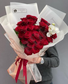 Моно-Букеты № 15 (25 роз) - Жарден. Оптово-розничные продажи цветов и растений в Уральском регионе.