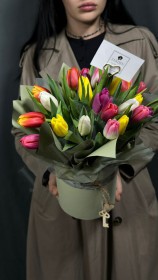 Композиция из 25 тюльпанов - Жарден. Оптово-розничные продажи цветов и растений в Уральском регионе.