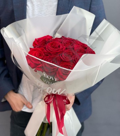 Моно-Букеты № 37 (15 роз) - Жарден. Оптово-розничные продажи цветов и растений в Уральском регионе.