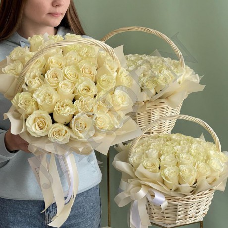 Композиция в корзинке № 24 (41 роза) - Жарден. Оптово-розничные продажи цветов и растений в Уральском регионе.