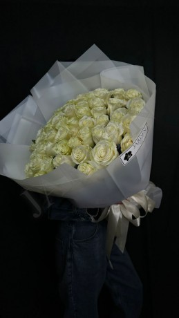 Моно букет № 119 (51 роза) - Жарден. Оптово-розничные продажи цветов и растений в Уральском регионе.