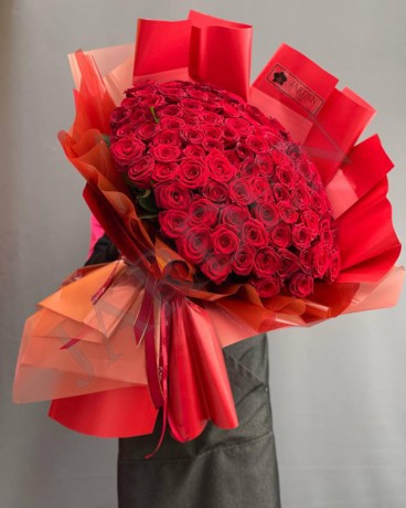 Моно-Букеты № 5 (101 Роза) - Жарден. Оптово-розничные продажи цветов и растений в Уральском регионе.