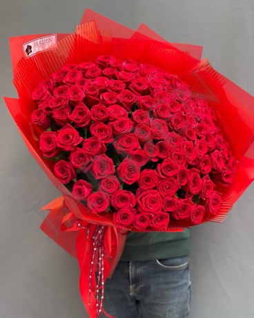 Букет № 1610 (101 роза) - Жарден. Оптово-розничные продажи цветов и растений в Уральском регионе.