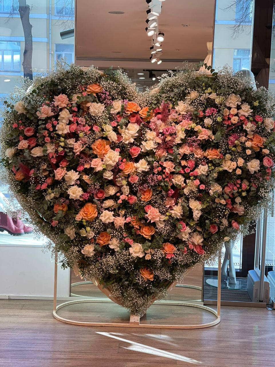 Цветы екатеринбург с доставкой жарден 100 роза сколько стоит